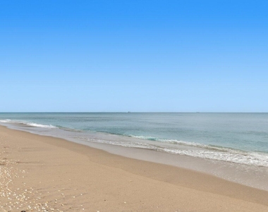 5420 N Ocean Drive - Photo Thumbnail 19
