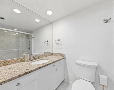 5420 N Ocean Drive - Photo Thumbnail 14