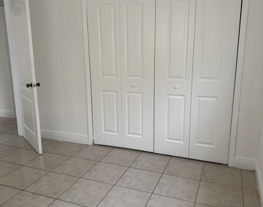16118 Ne 21st Avenue - Photo Thumbnail 2