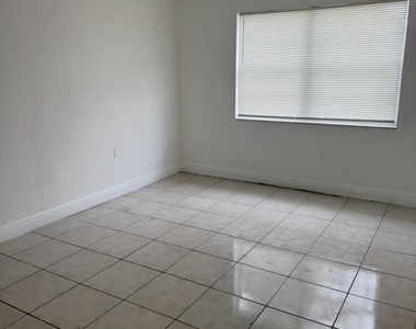 16118 Ne 21st Avenue - Photo Thumbnail 5