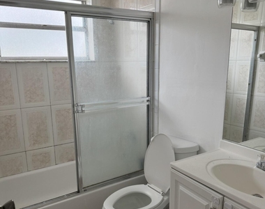 16118 Ne 21st Avenue - Photo Thumbnail 4