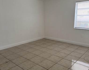16118 Ne 21st Avenue - Photo Thumbnail 1