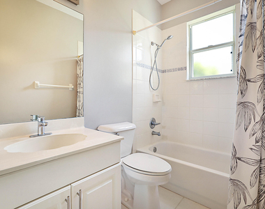 1422 Fairway Circle - Photo Thumbnail 15
