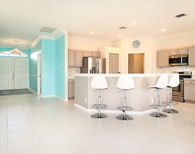 1422 Fairway Circle - Photo Thumbnail 7
