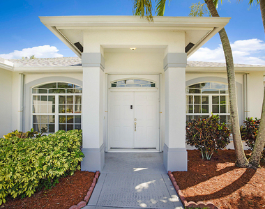 1422 Fairway Circle - Photo Thumbnail 3