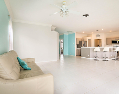 1422 Fairway Circle - Photo Thumbnail 12