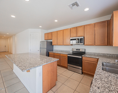 3311 W Donner Drive - Photo Thumbnail 8