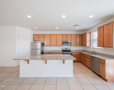 3311 W Donner Drive - Photo Thumbnail 7