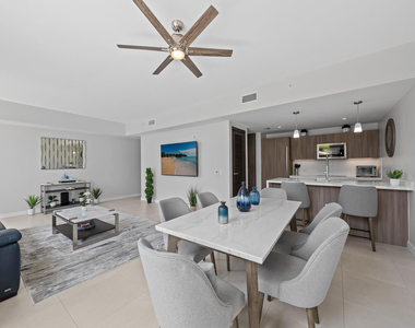 401 N Birch - Photo Thumbnail 12