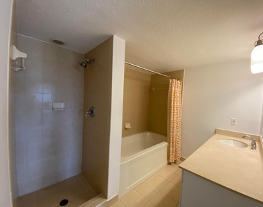 511 Lucerne Avenue - Photo Thumbnail 7