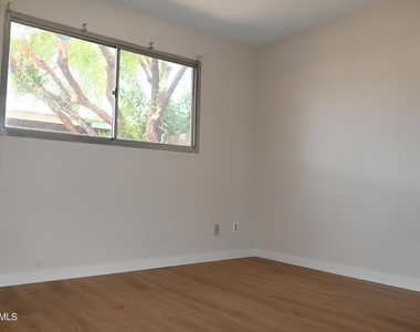 5039 N 81st Street - Photo Thumbnail 13