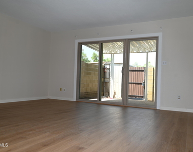 5039 N 81st Street - Photo Thumbnail 6