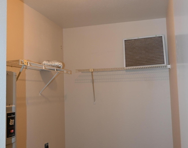 5039 N 81st Street - Photo Thumbnail 10