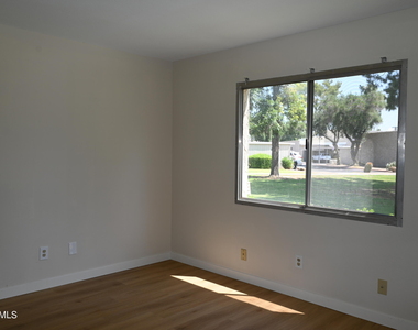 5039 N 81st Street - Photo Thumbnail 9