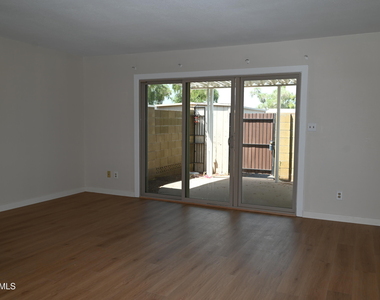 5039 N 81st Street - Photo Thumbnail 5