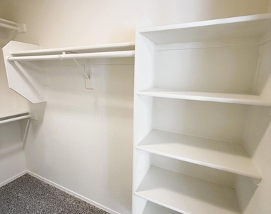 3816 S 74th Drive - Photo Thumbnail 9