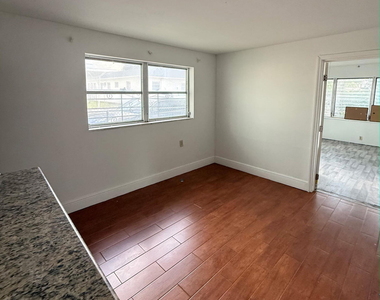 1735 Jackson Street - Photo Thumbnail 3