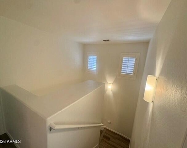 2896 N Claire Drive - Photo Thumbnail 11