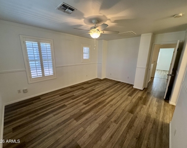 2896 N Claire Drive - Photo Thumbnail 7