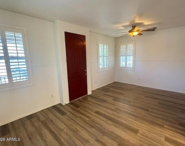 2896 N Claire Drive - Photo Thumbnail 6