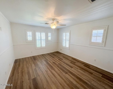 2896 N Claire Drive - Photo Thumbnail 8