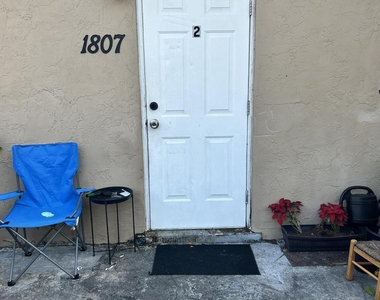 1807 Douglas Street S - Photo Thumbnail 3