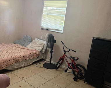 1807 Douglas Street S - Photo Thumbnail 6