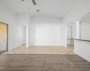 9631 W Kirby Avenue - Photo Thumbnail 11