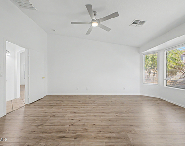 9631 W Kirby Avenue - Photo Thumbnail 19