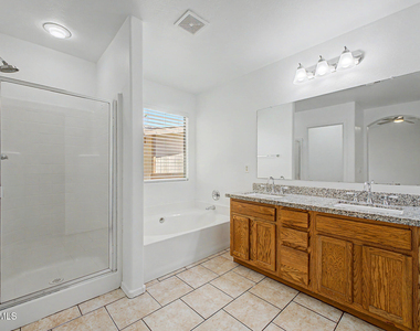 9631 W Kirby Avenue - Photo Thumbnail 31