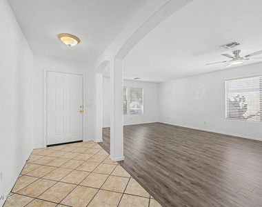 9631 W Kirby Avenue - Photo Thumbnail 6