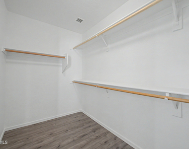 9631 W Kirby Avenue - Photo Thumbnail 21