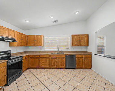 9631 W Kirby Avenue - Photo Thumbnail 13