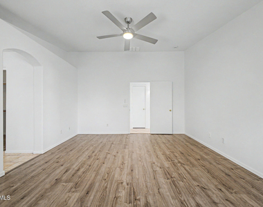 9631 W Kirby Avenue - Photo Thumbnail 18