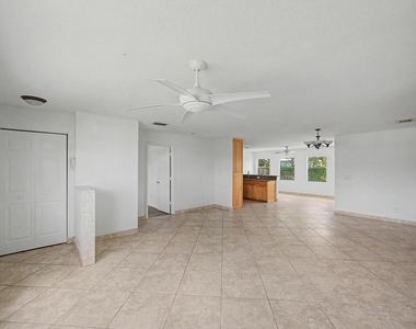 1149 Sw Hogan Street - Photo Thumbnail 2