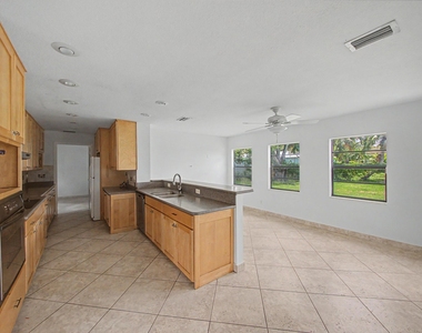 1149 Sw Hogan Street - Photo Thumbnail 3