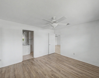 1149 Sw Hogan Street - Photo Thumbnail 8