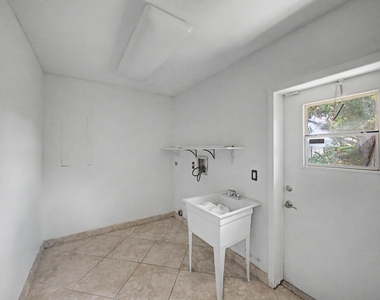 1149 Sw Hogan Street - Photo Thumbnail 12