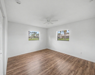 1149 Sw Hogan Street - Photo Thumbnail 9