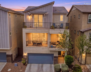674 W Flintlock Way - Photo Thumbnail 1