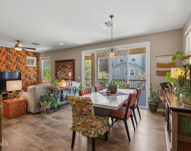 674 W Flintlock Way - Photo Thumbnail 5