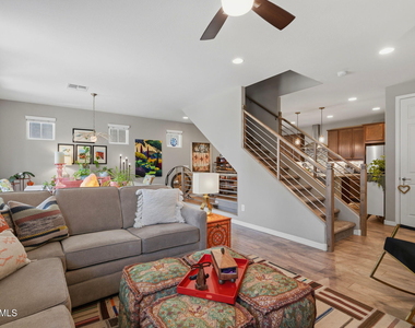 674 W Flintlock Way - Photo Thumbnail 23