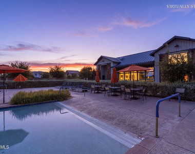 674 W Flintlock Way - Photo Thumbnail 44