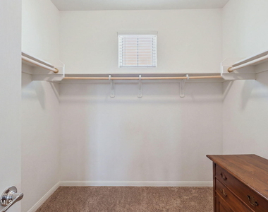 674 W Flintlock Way - Photo Thumbnail 32