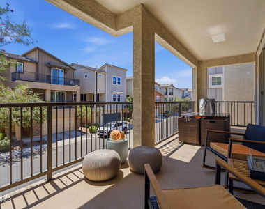 674 W Flintlock Way - Photo Thumbnail 21