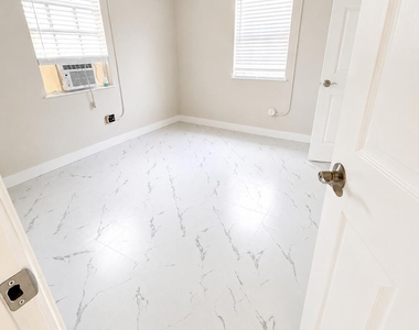 514 N 6th Street - Photo Thumbnail 3
