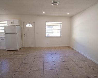 835 Sw 4th Street - Photo Thumbnail 9