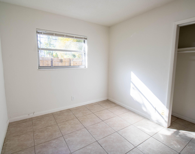 835 Sw 4th Street - Photo Thumbnail 5