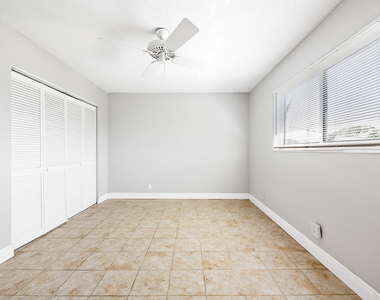1001 Se 16th Street - Photo Thumbnail 6