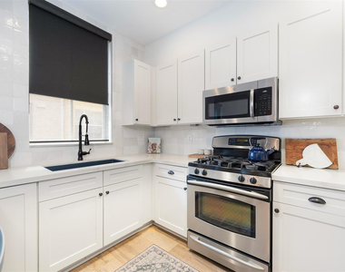 540 Ne 7th Avenue - Photo Thumbnail 7